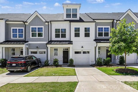 9521 Munsing Drive active townhome in Griffith Lakes, Charlotte, NC