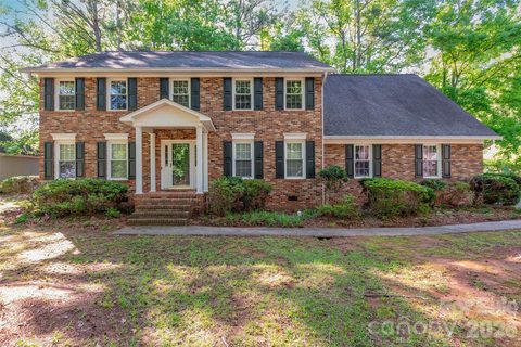 1171 Candlelight Drive active home in Oakhurst, Rock Hill, SC