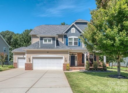 Homes in Lake Forest, Lake Wylie