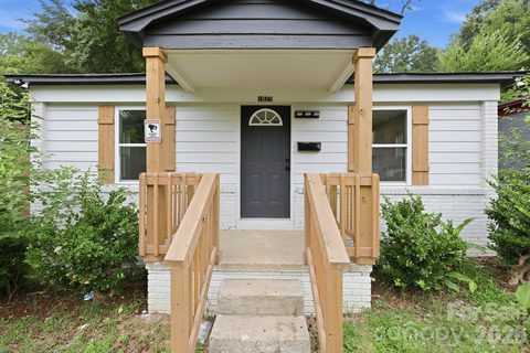1829 Taylor Avenue active home in Washington Heights, Charlotte, NC