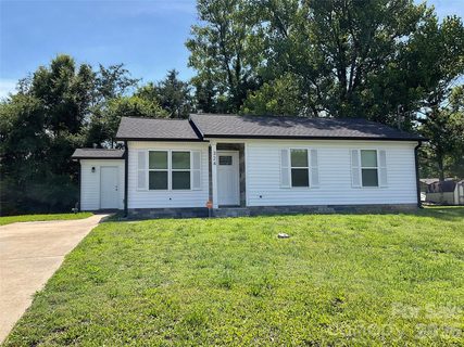 324 Greentree Street active home in Greentree, Rock Hill, SC