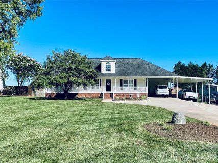 131 Landing Court sold home in Pilots Ridge, Bessemer City, NC
