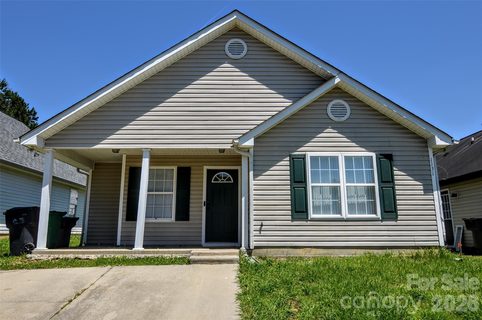1131 Hannah Rae Court active home in Summerville, Charlotte, NC