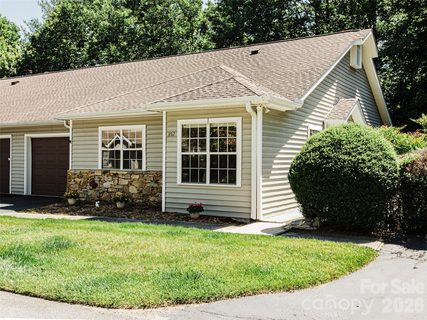 357 Laurel Park Place sold townhome in Laurel Park Place, Hendersonville, NC