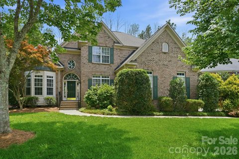 8719 Beaminster Place active home in Hunter Oaks, Waxhaw, NC