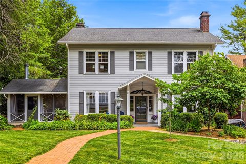 1620 Norwood Place pending home in Druid Hills, Hendersonville, NC