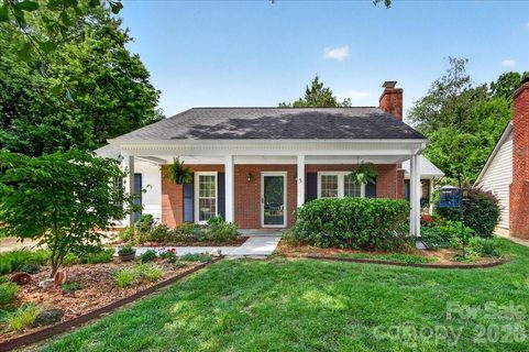 7306 Carrbridge Lane pending home in Candlewyck, Charlotte, NC