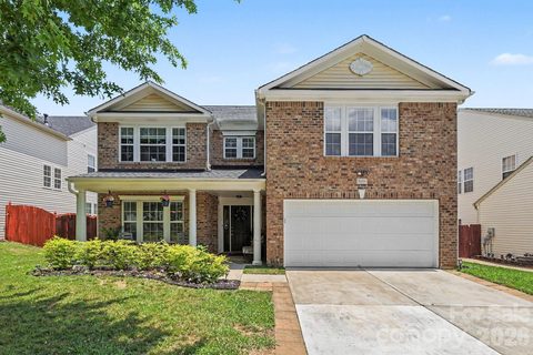 5654 Hammermill Drive active home in Providence Manor, Harrisburg, NC
