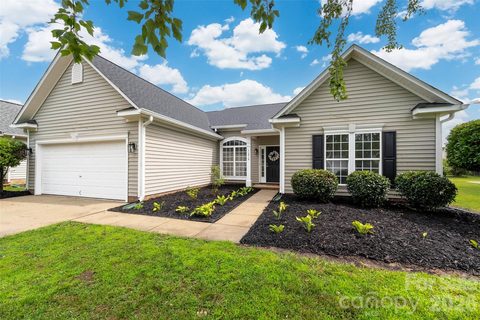 11916 Creek Turn Drive pending home in Planters Walk, Charlotte, NC