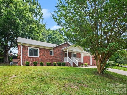 1009 Autumn Lane sold home in Cinnamon Hill, Concord, NC