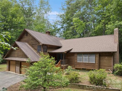 11 Tree Top Drive active home in Glen Cove, Arden, NC