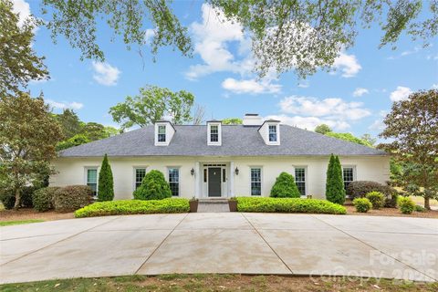 3921 River Ridge Road pending home in Montibello, Charlotte, NC