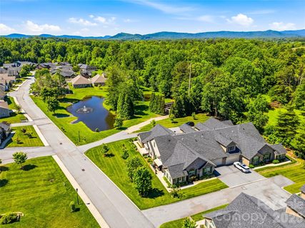 426 Summerfield Place active home in Orchards Of Flat Rock, Flat Rock, NC
