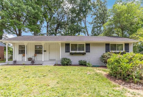3526 Stonehaven Drive pending home in Shamrock Hills, Charlotte, NC