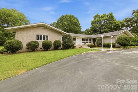 938 Sandswood Drive pending home in Claremont, Gastonia, NC