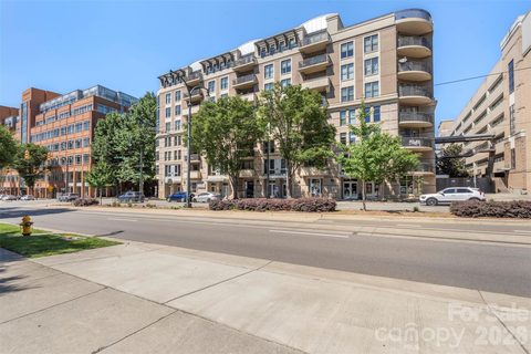 718 W Trade Street pending home in Fourth Ward, Charlotte, NC