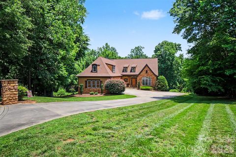 401 Yorkfield Drive pending home in Johnsfield, Shelby, NC