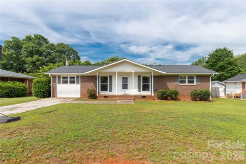 755 Emorywood Lane active home in Sedgefield, Rock Hill, SC