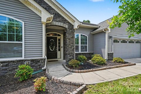 1284 Kings Grove Drive sold home in Kings Grove, York, SC