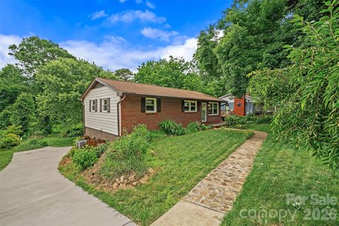 154 Richmond Hill Drive sold home in Richmond Hill Park, Asheville, NC