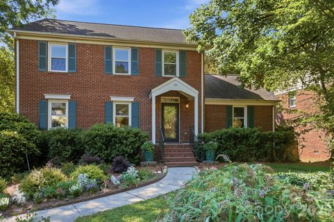 723 Walnut Point Drive pending home in Sardis Plantation, Matthews, NC