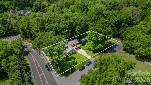 6200 Old Providence Road active home in Providence Woods, Charlotte, NC