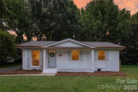 4408 Ivanhoe Place sold home in Windsor Park, Charlotte, NC
