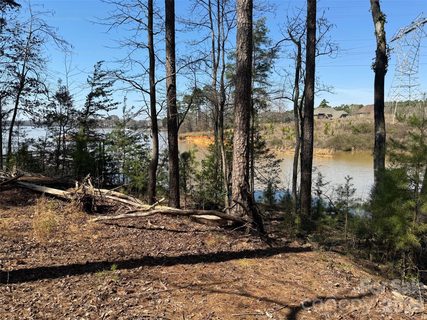 5140 Watermeade Lane active lot in Reflection Pointe, Belmont, NC