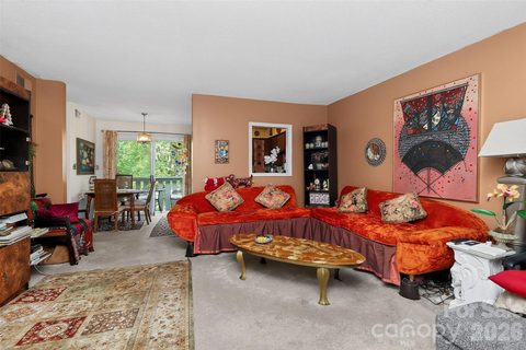 1906 Meadowlark Lane active home in Sharon Lakes, Charlotte, NC