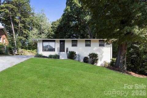 1047 White Plains Road pending home in Hidden Valley, Charlotte, NC
