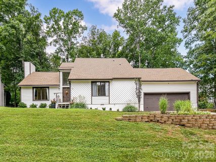 7908 Serendipity Lane pending home in Raintree, Charlotte, NC