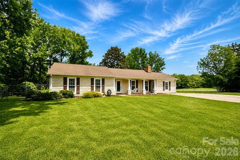 7904 Saddleview Court