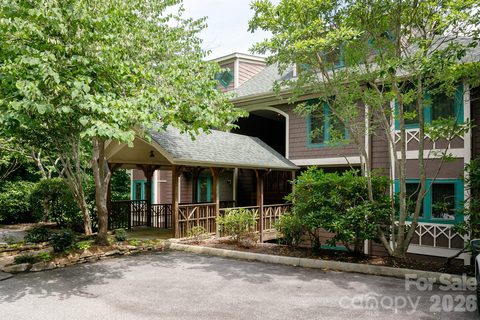 222 Creekside Way active home in Mountain Air, Burnsville, NC
