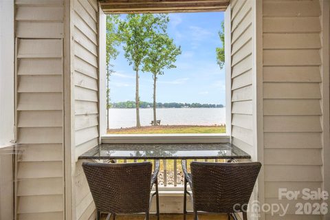 907 Southwest Drive active home in Davidson Landing, Davidson, NC