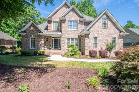 4017 Foxes Trail active home in Cramer Mountain, Cramerton, NC