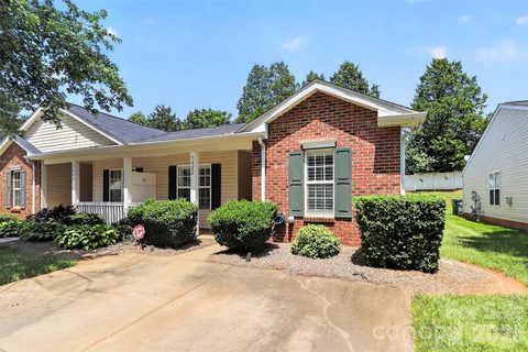 Homes in Harriswood, Charlotte