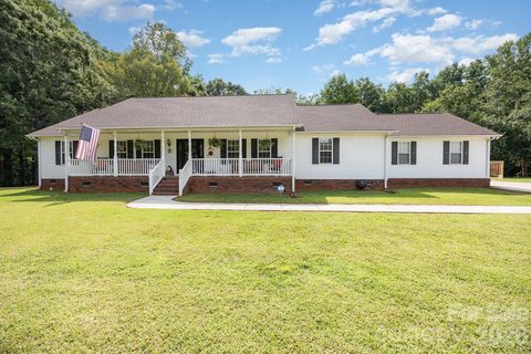 715 Candlewick Drive active home in Woodbridge Run, Salisbury, NC