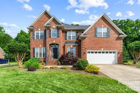 5649 Old Town Lane active home in Cramer Woods, Gastonia, NC