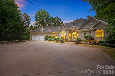2161 Windy Oaks Road active home in Windy Oaks, Fort Mill, SC
