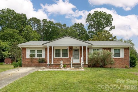 Homes in Willowbrook, Hendersonville