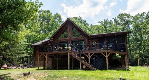 2211 Rocky Cove Lane pending home in The Springs At High Rock, Denton, NC