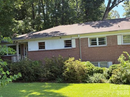 937 Nottingham Drive pending home in Sherwood Forest, Charlotte, NC