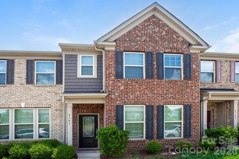 8141 English Clover Lane active townhome in The Greens, Fort Mill, SC