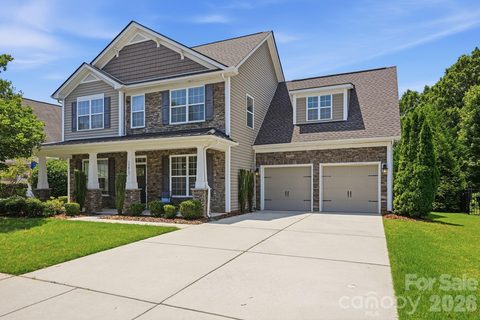 13813 Baytown Court pending home in Arbormere, Huntersville, NC