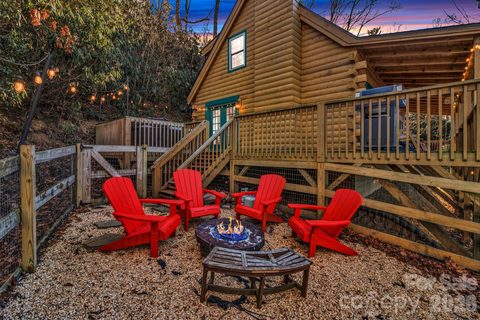 45 Ginger Lane active home in Laurel Woods, Waynesville, NC