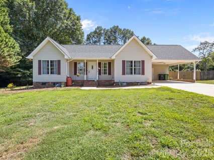 Homes in Crest Acres, Shelby