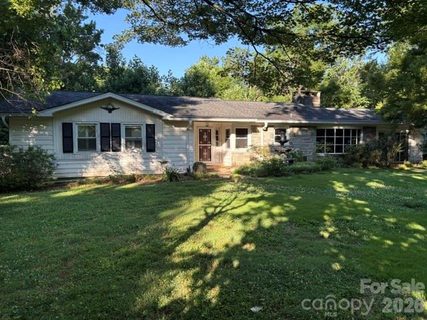 255 Glengarnock Road active home in Gillette Woods, Tryon, NC