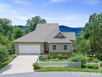 67 Ashefield Court active home in Carriage Park, Hendersonville, NC