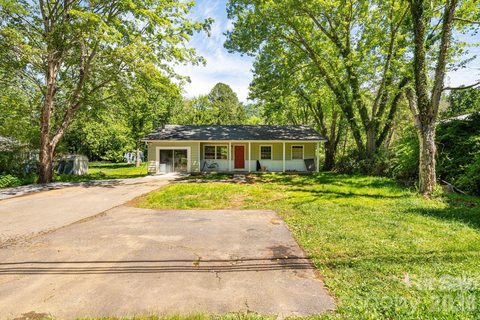 468 Beaverdam Road active home in Beaverdam, Asheville, NC