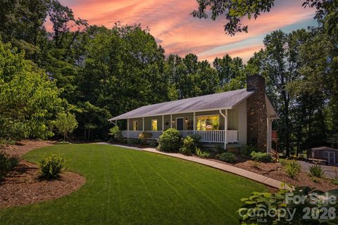 104 Oakwood Drive sold home in Brentwood, Morganton, NC